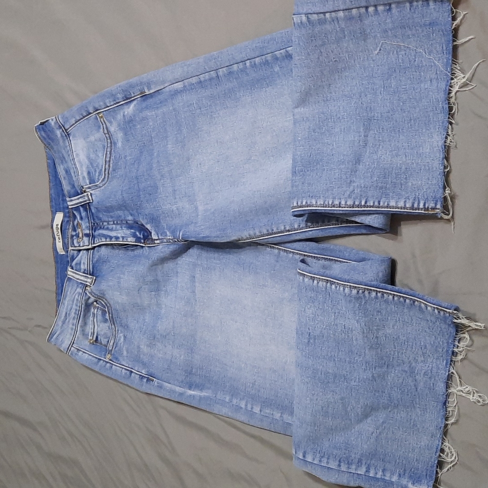 High-waisted flare/wide leg jeans